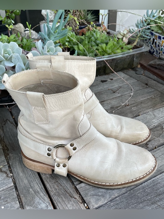 Sundance Shoes - Women's Cream Leather Ankle Boots with Ring Harness